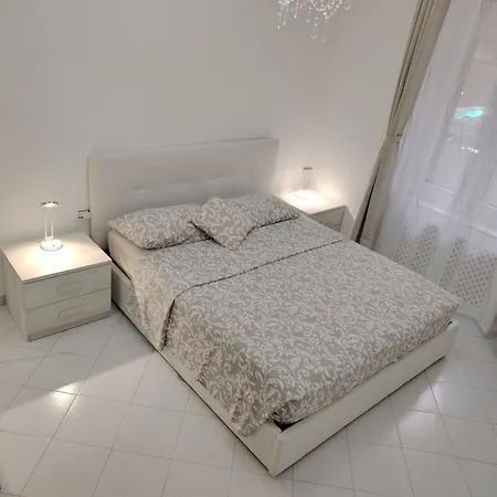 Sea House דירה